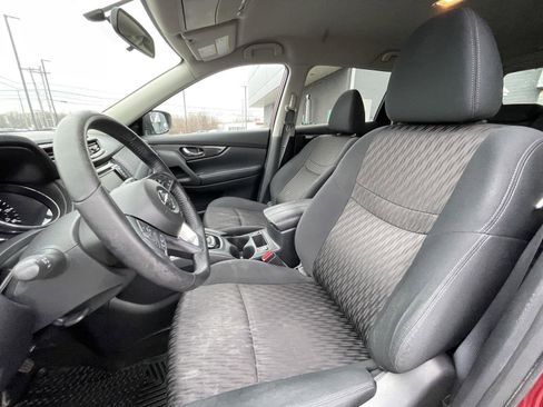 Used 2018 Nissan Rogue SV image 14