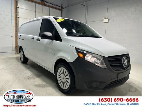 Used 2022 Mercedes-Benz Metris image 1