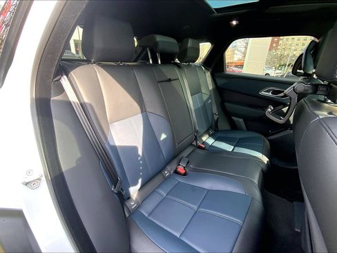 Certified 2026 Land Rover Range Rover Velar Dynamic SE AWD/4WD image 19