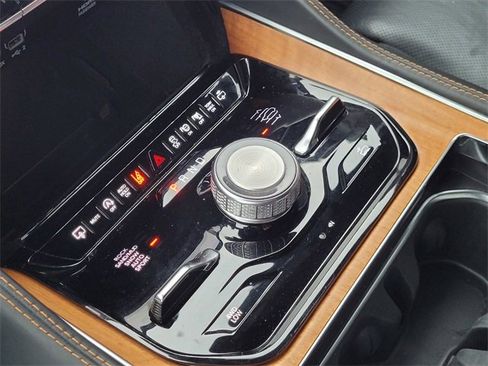 Certified 2024 Jeep Grand Wagoneer L Series III image 12