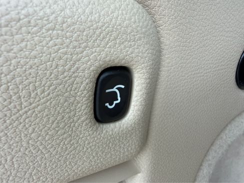 Used 2017 Jeep Grand Cherokee Overland w/ Jeep Active Safety Group AWD/4WD image 14