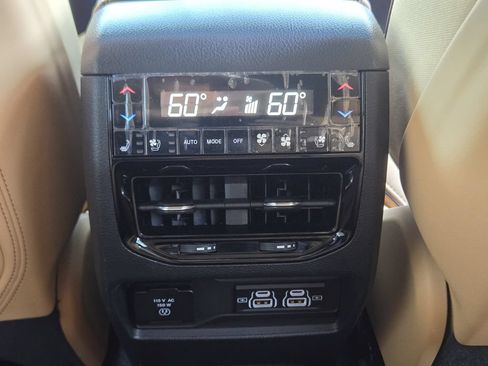 Used 2023 Jeep Grand Cherokee L Summit AWD/4WD image 38