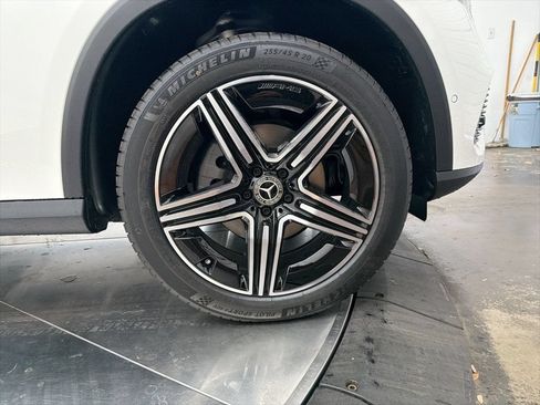 Used 2026 Mercedes-Benz GLC 300 image 9