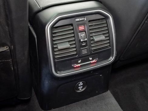 Used 2023 Porsche Macan image 20