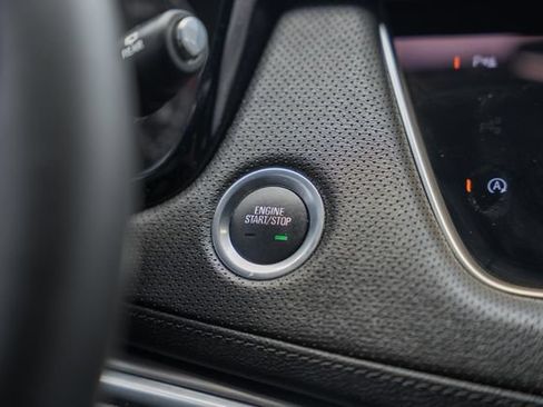 Used 2025 Cadillac XT5 Luxury FWD image 27