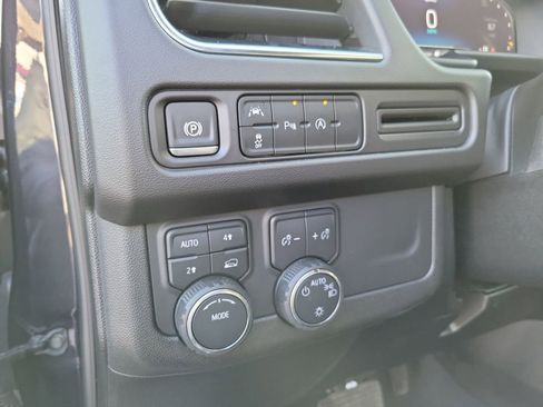 Certified 2024 Chevrolet Suburban LT AWD/4WD image 28