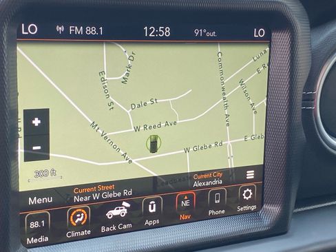 Used 2023 Jeep Wrangler Unlimited Sahara w/ Cold Weather Group AWD/4WD image 18