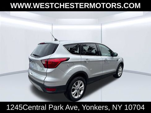 Used 2019 Ford Escape SE FWD image 4