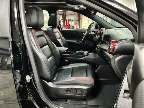 Used 2025 Chevrolet Equinox RS w/ Convenience Package III image 27