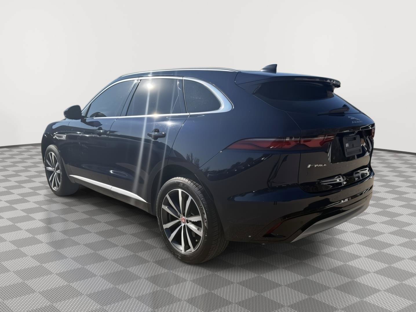 Used 2023 Jaguar F-PACE S AWD/4WD image 5