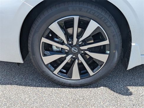 New 2025 Nissan Sentra SV w/ SV Premium Package image 10