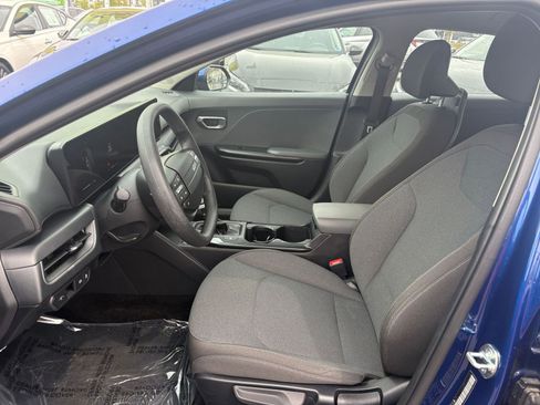 Used 2025 Kia K4 LXS image 25