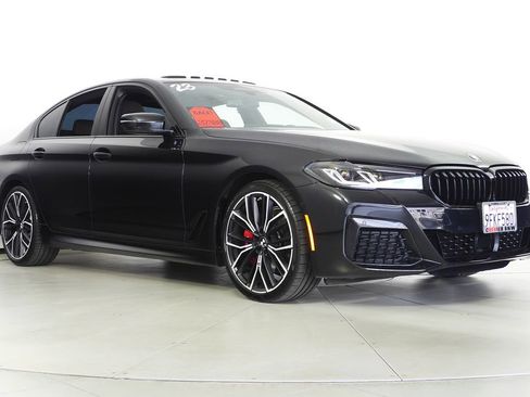 Used 2023 BMW 530i w/ M Sport Package RWD image 4
