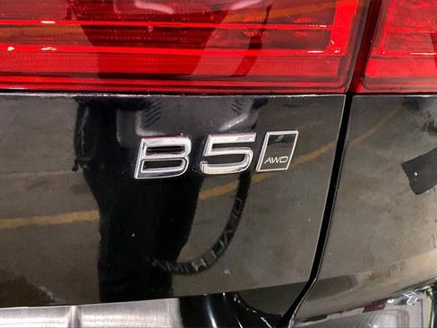 Certified 2022 Volvo XC60 B5 Momentum w/ Climate Package image 9