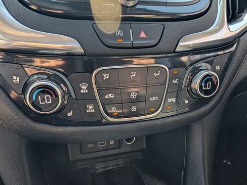 Used 2023 Chevrolet Equinox Premier AWD/4WD image 27