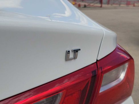 Used 2024 Chevrolet Malibu LT image 3