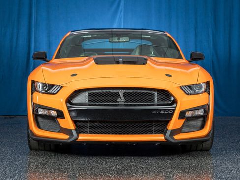 Used 2021 Ford Mustang Shelby GT500 w/ Carbon Fiber Track Pack image 2