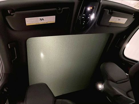 Used 2025 Porsche Cayenne S image 25