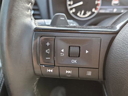 Used 2023 Nissan Rogue SV w/ SV Premium Package image 12