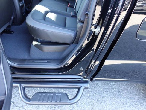 Used 2022 GMC Canyon AT4 image 23