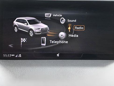 Used 2018 Audi Q7 3.0T Premium Plus w/ Premium Plus Package image 27