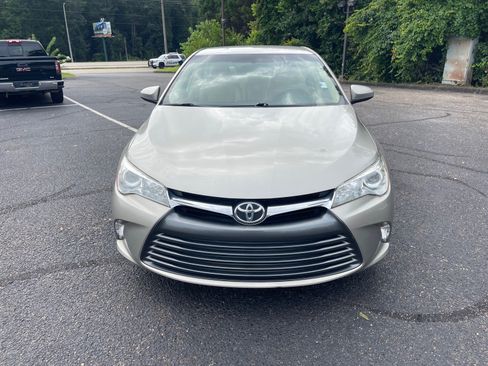 Used 2017 Toyota Camry LE FWD image 2
