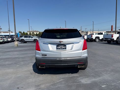 Used 2017 Cadillac XT5 Luxury w/ Driver Awareness Package AWD/4WD image 4