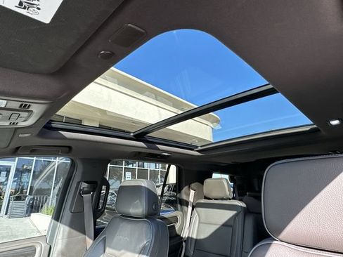 Certified 2022 GMC Yukon Denali image 28