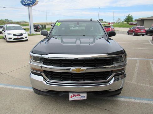 Used 2018 Chevrolet Silverado 1500 LT AWD/4WD image 2