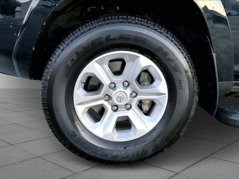 Used 2021 Toyota 4Runner SR5 Premium w/ Moonroof Package AWD/4WD image 10