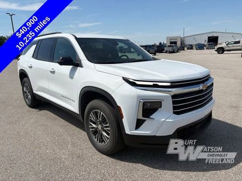 Used 2025 Chevrolet Traverse LT w/ Driver Confidence Package AWD/4WD image 9