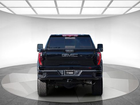 Used 2024 GMC Sierra 2500 AT4X AWD/4WD image 4