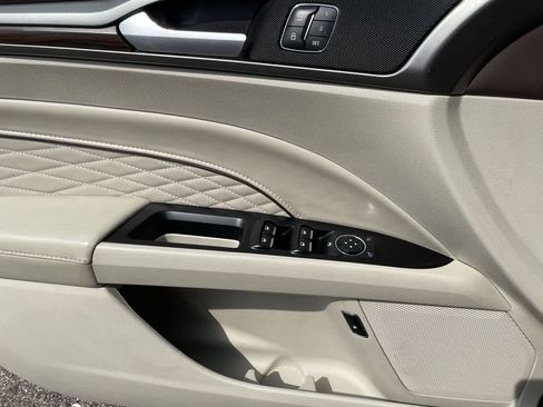 Used 2017 Ford Fusion Platinum FWD image 32