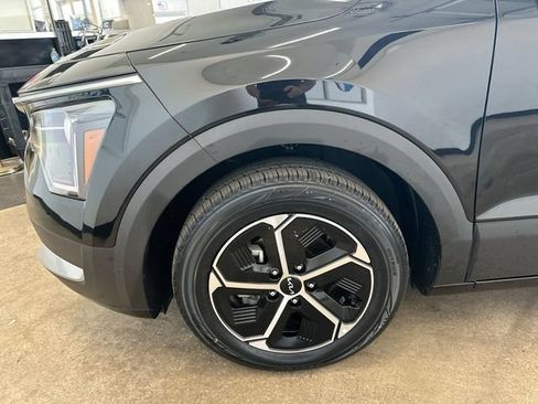 Certified 2024 Kia Niro LX FWD image 20