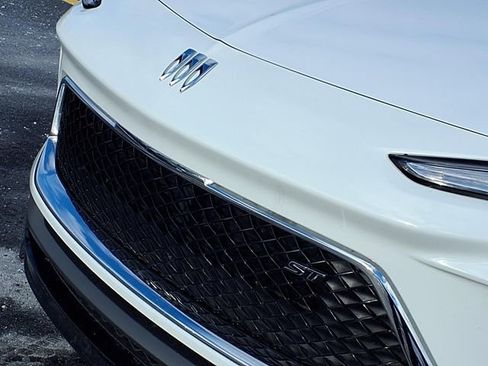 Used 2024 Buick Encore GX Sport Touring image 25