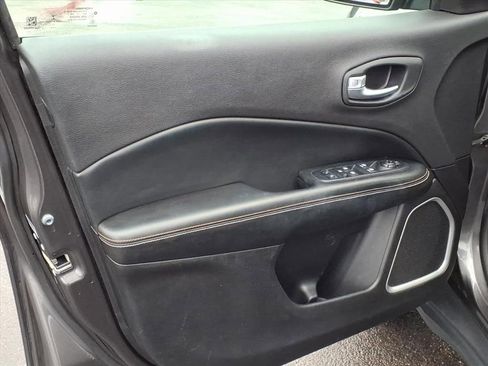 Used 2018 Jeep Compass Latitude w/ Popular Equipment Group image 7