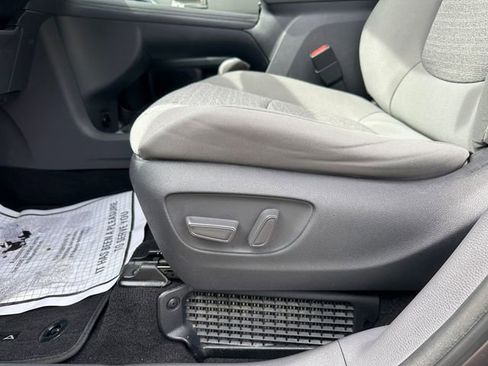 Used 2021 Toyota Sienna LE FWD image 21