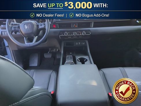 Used 2025 Honda Pilot Touring image 17