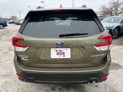 Certified 2022 Subaru Forester Premium image 6