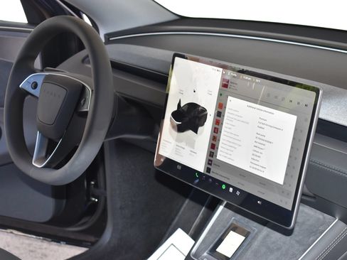 Used 2026 Tesla Model Y AWD image 11