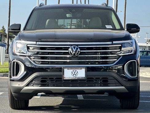 New 2026 Volkswagen Atlas SE image 3