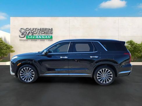 Used 2024 Hyundai Palisade Calligraphy FWD image 2