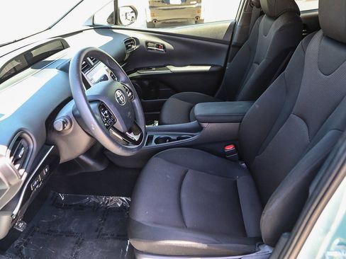 Used 2021 Toyota Prius L Eco FWD image 17