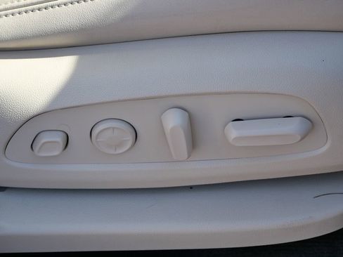 Used 2022 Buick Enclave Avenir w/ Avenir Technology Package AWD/4WD image 16
