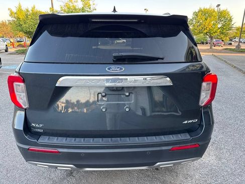 Used 2024 Ford Explorer XLT w/ Equipment Group 202A AWD/4WD image 13