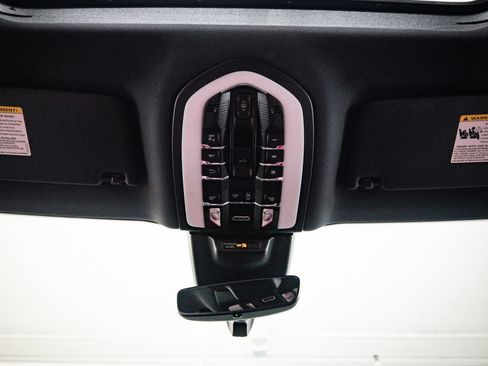 Certified 2023 Porsche Macan S AWD/4WD image 20