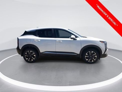 New 2025 Nissan Kicks SV w/ Illumination Package AWD/4WD image 9