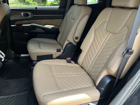Used 2025 Kia Sorento SX Prestige w/ Olive Brown Leather Package AWD/4WD image 14