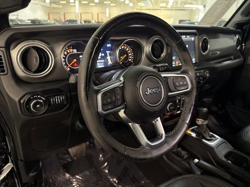 Used 2021 Jeep Wrangler Unlimited Sahara w/ Uconnect 4C Nav & Sound Group AWD/4WD image 14