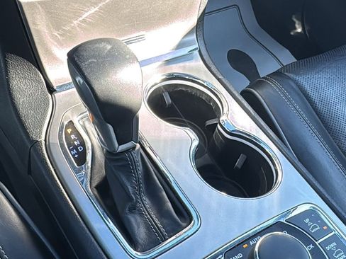 Used 2019 Jeep Grand Cherokee Overland image 28